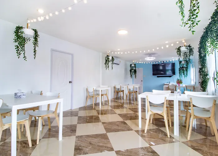 โรงแรม The Bed Boutique House *