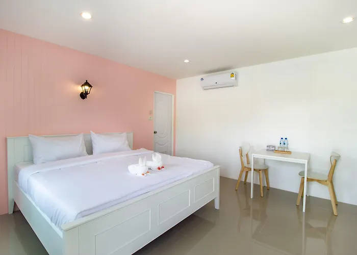 โรงแรม The Bed Boutique House *